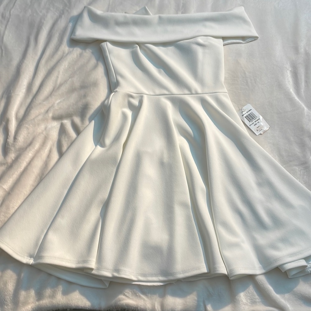 BRAND NEW: Off-White strapless dress🤍